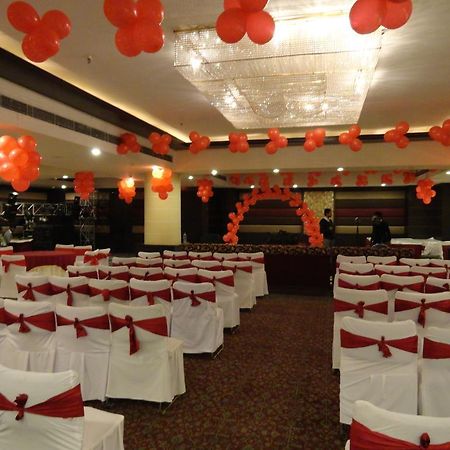 Gulmor Hotel Ludhiana Luaran gambar